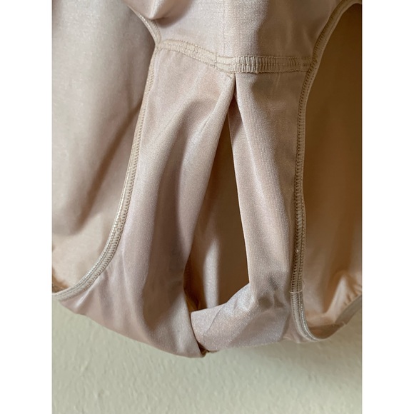 Cacique Lane Bryant Level 3 Contouring Open-Bust Bodysuit 26/28 - Picture 5 of 8